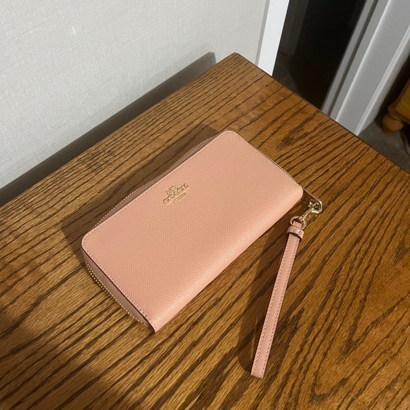 Coach wallet - Picture 1 of 2